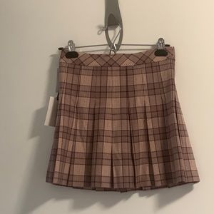 Aritzia Sunday Best Olive Mini Skirt 15” (sz 2) in Dusty Mauve